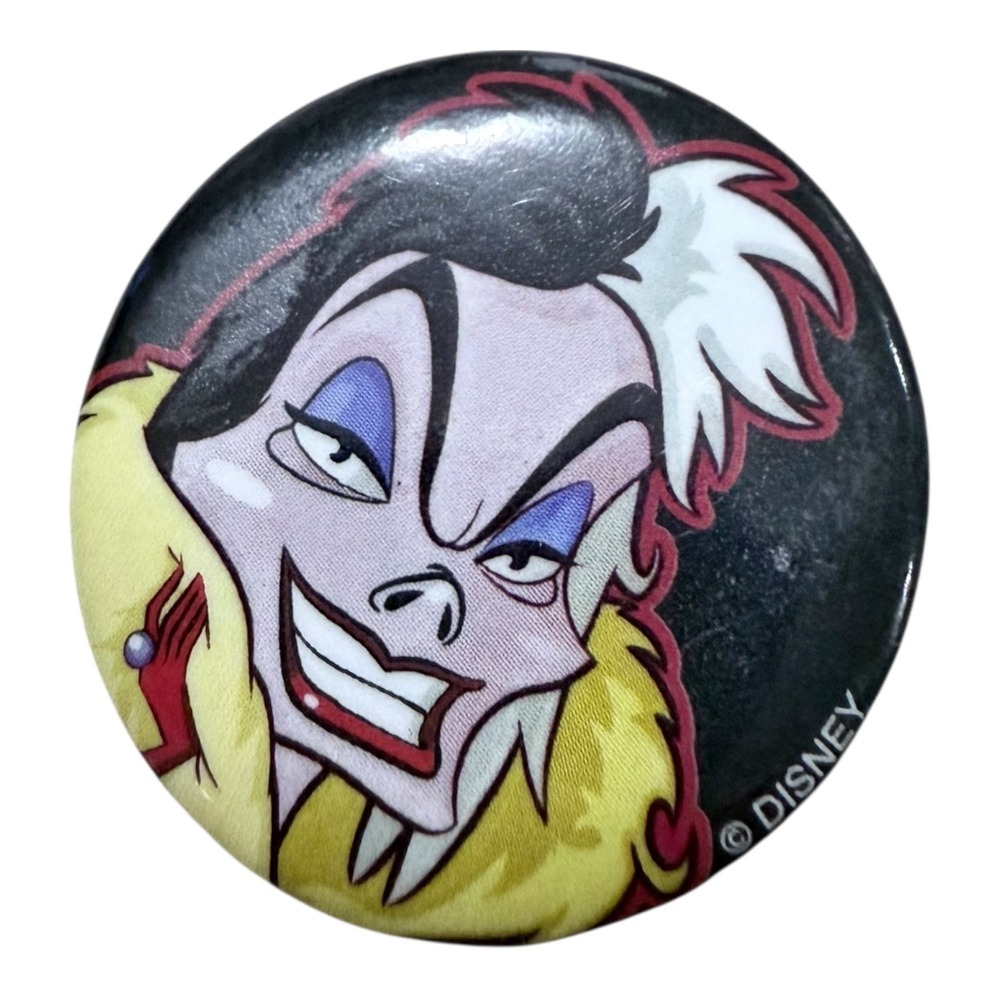Disney Pin Cruella de Vil 101‎ Dalmatians Villain Round Button Pinback